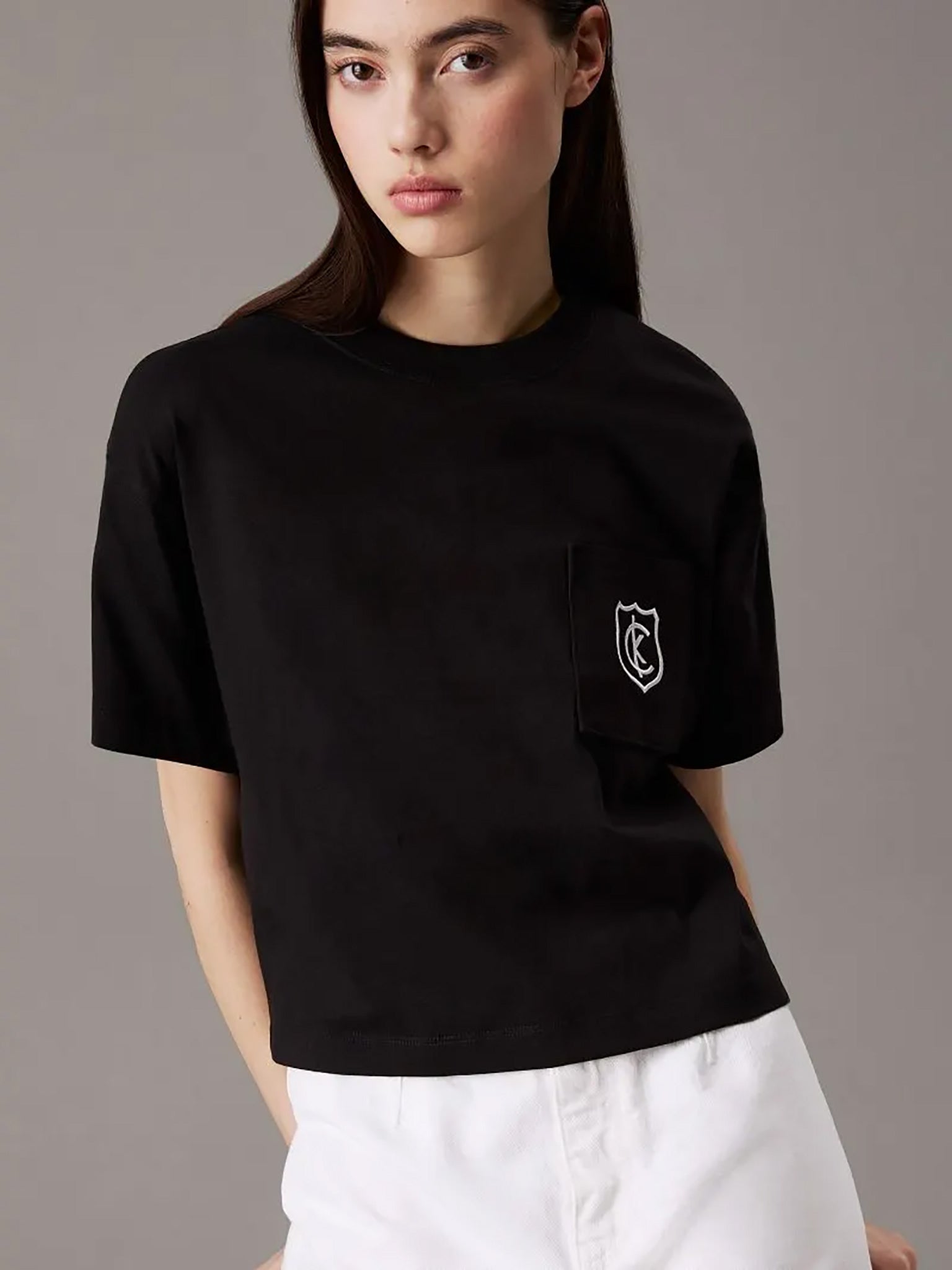 Γυναικείο t-shirt crop SS BOXY CK CREST CROP POCKET TEE LV047B847GUB1 | LV047B847GUB1