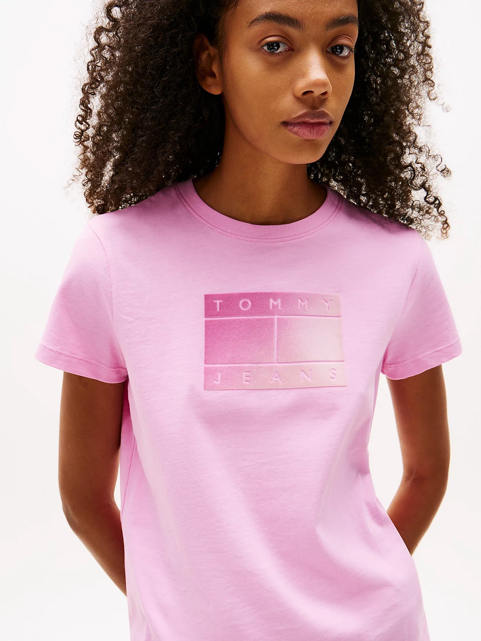 Γυναικείο t-shirt TJW REG GRADIENT FLAG SS DW0DW20905U06 | DW0DW20905U06