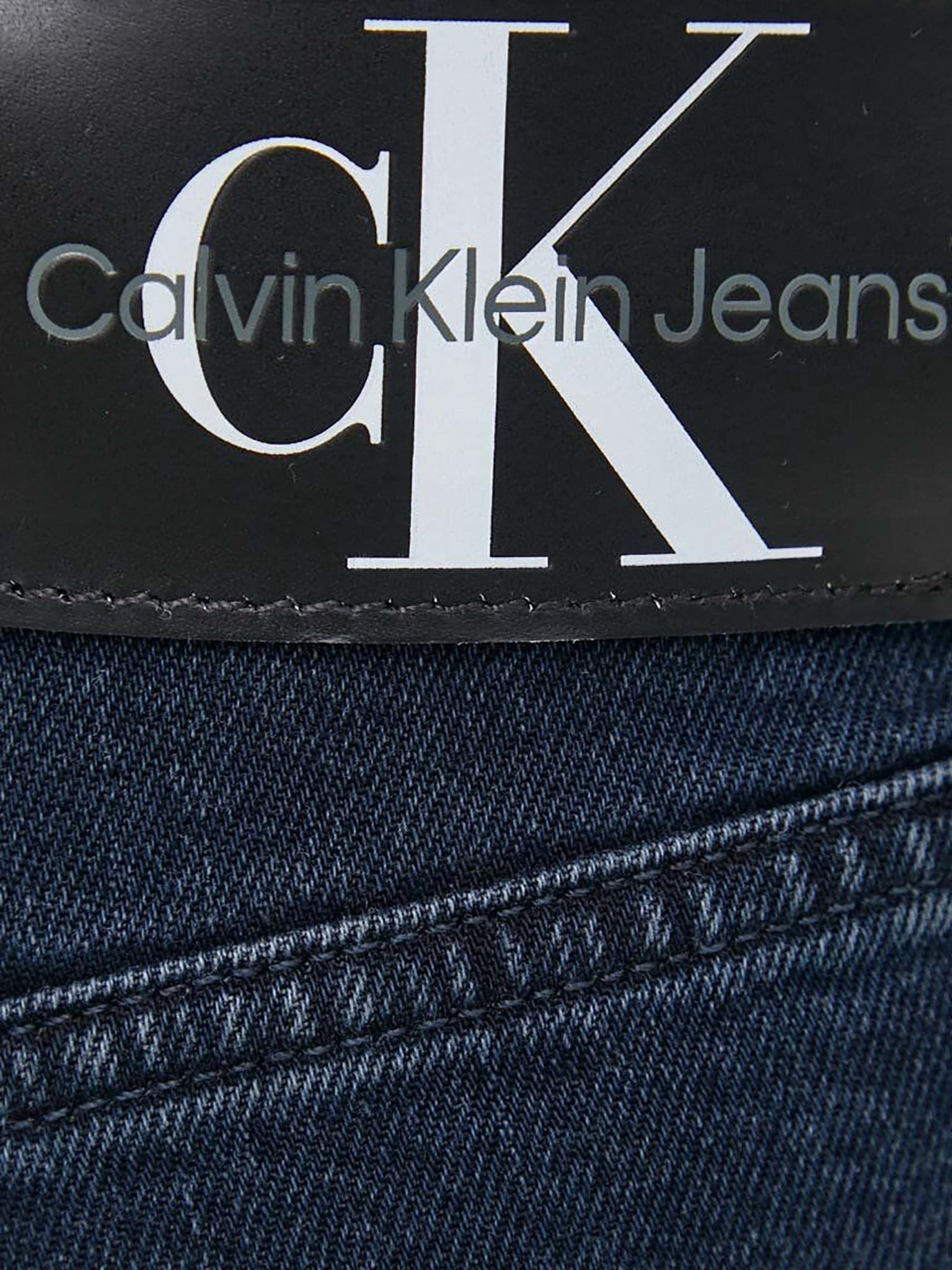 Ανδρικό παντελόνι τζιν Slim Tapered Jeans J30J3238531BJ | J30J3238531BJ