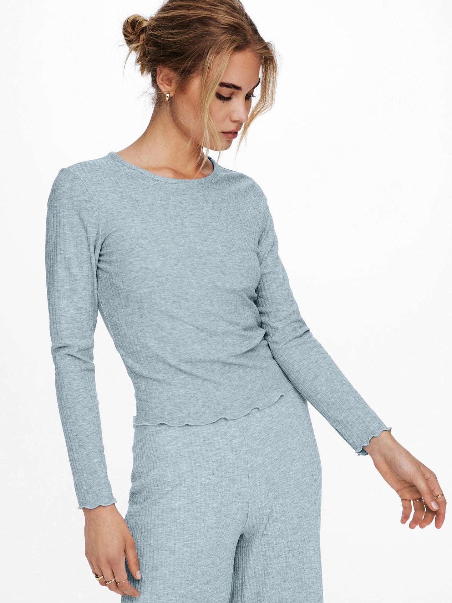 Γυναικεία μπλούζα ONLNELLA L/S O-NECK RIB TOP NOOS 15243749 | 15243749