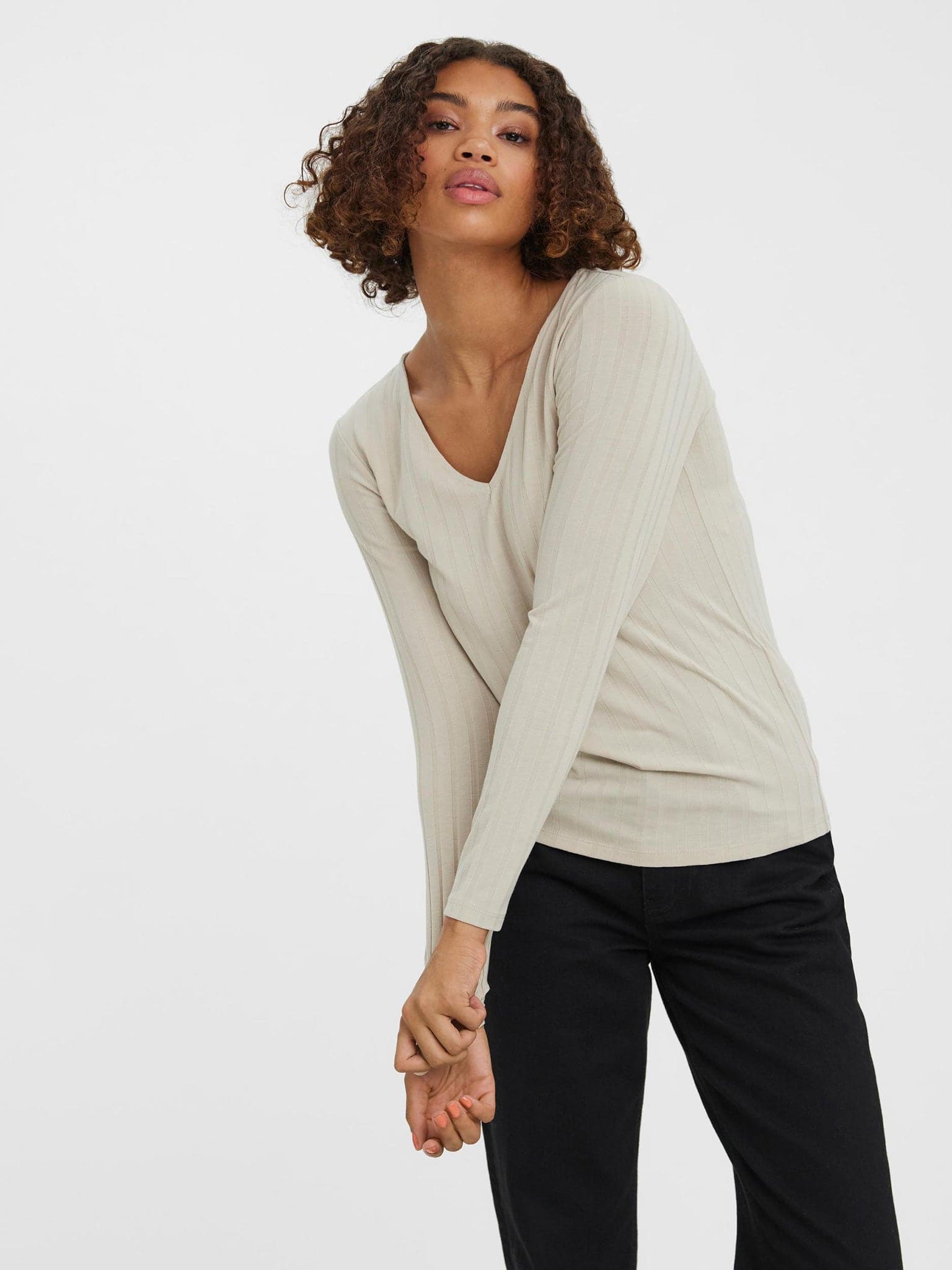 Γυναικεία μπλούζα ριπ VMAGGIE LS V-NECK TOP NOOS 10270469 | 10270469