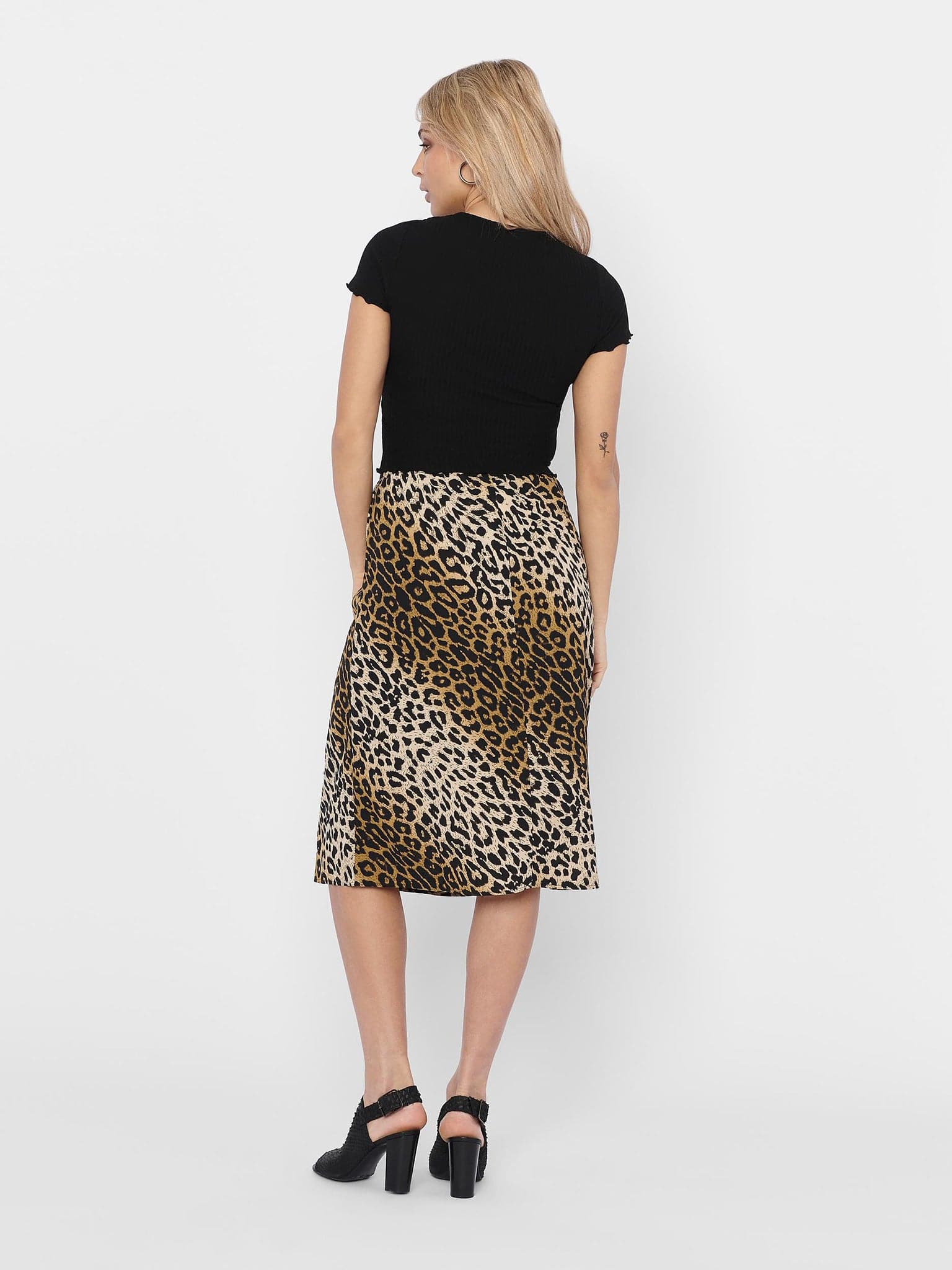 Γυναικεία μπλούζα crop ριπ ONLEMMA S/S SHORT TOP NOOS JRS 15201206 | 15201206