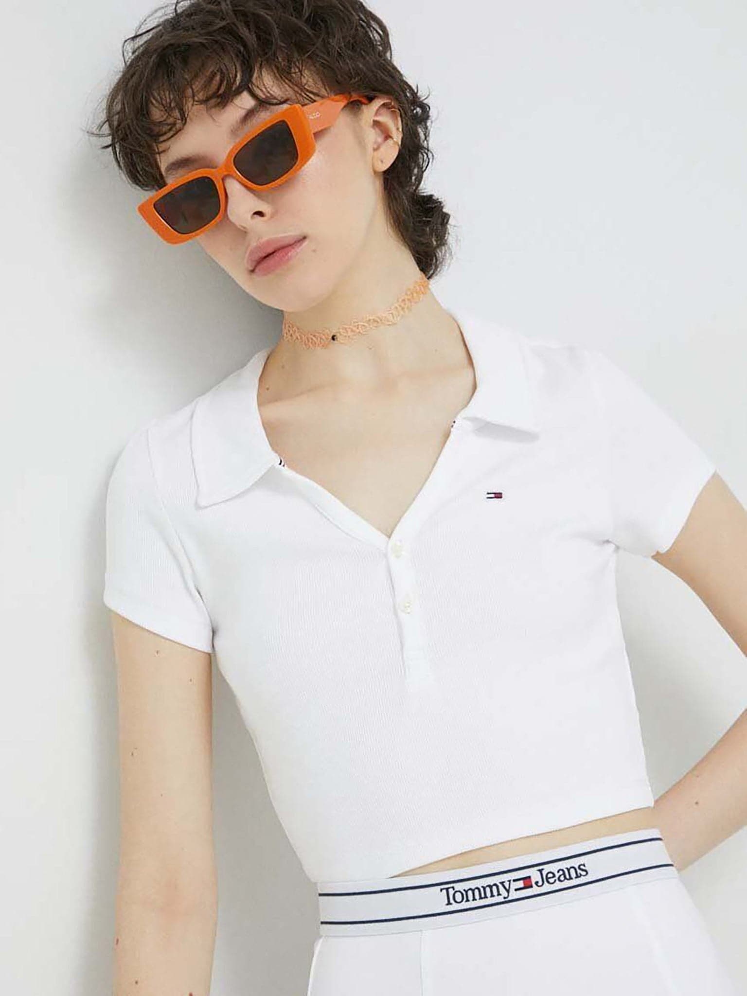 Γυναικεία polo μπλούζα crop top TJW ESSENTIAL V-NECK POLO DW0DW15322YBR | DW0DW15322YBR