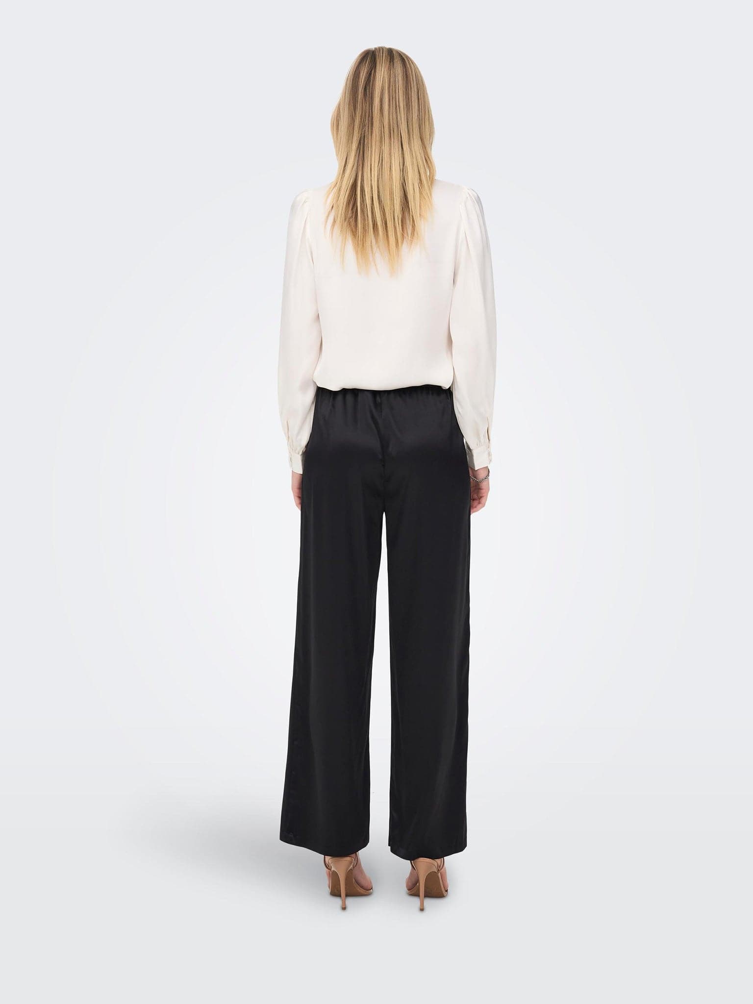 Γυναικεία παντελόνα σατέν ONLVICTORIA SATIN PANT NOOS 15280101 | 15280101